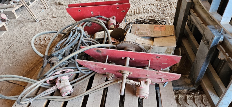 Variable rate mechanism off triple bin Morris Seed bin